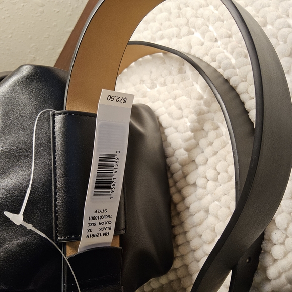 NWT Calvin Klein black fanny pack/belt bag size 3x - Picture 6 of 10